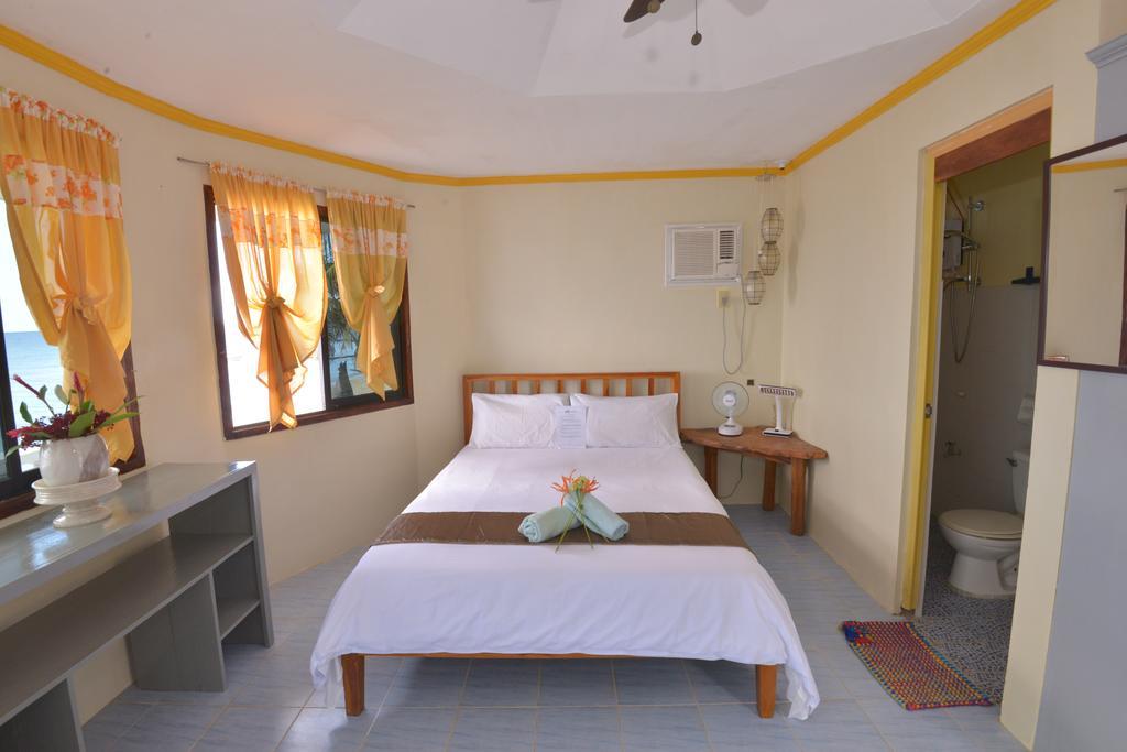 Lanas Beach Resort Romblon Island Rum bild