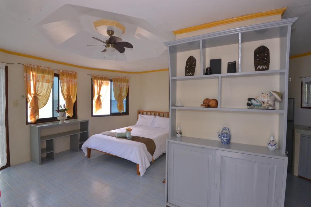 Lanas Beach Resort Romblon Island Rum bild